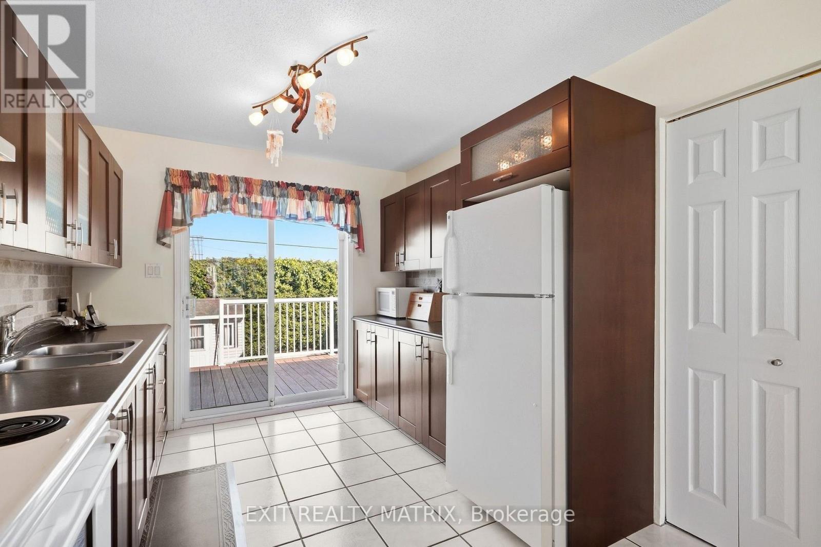 1631 LANSDOWNE STREET - 13
