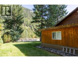 50 Taylor Way, Beaverdell, BC V0H1A0 Photo 14