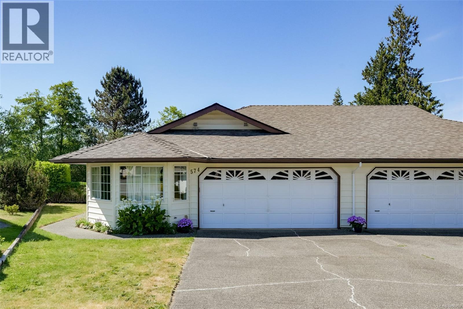 574 Cedar Cres - 1