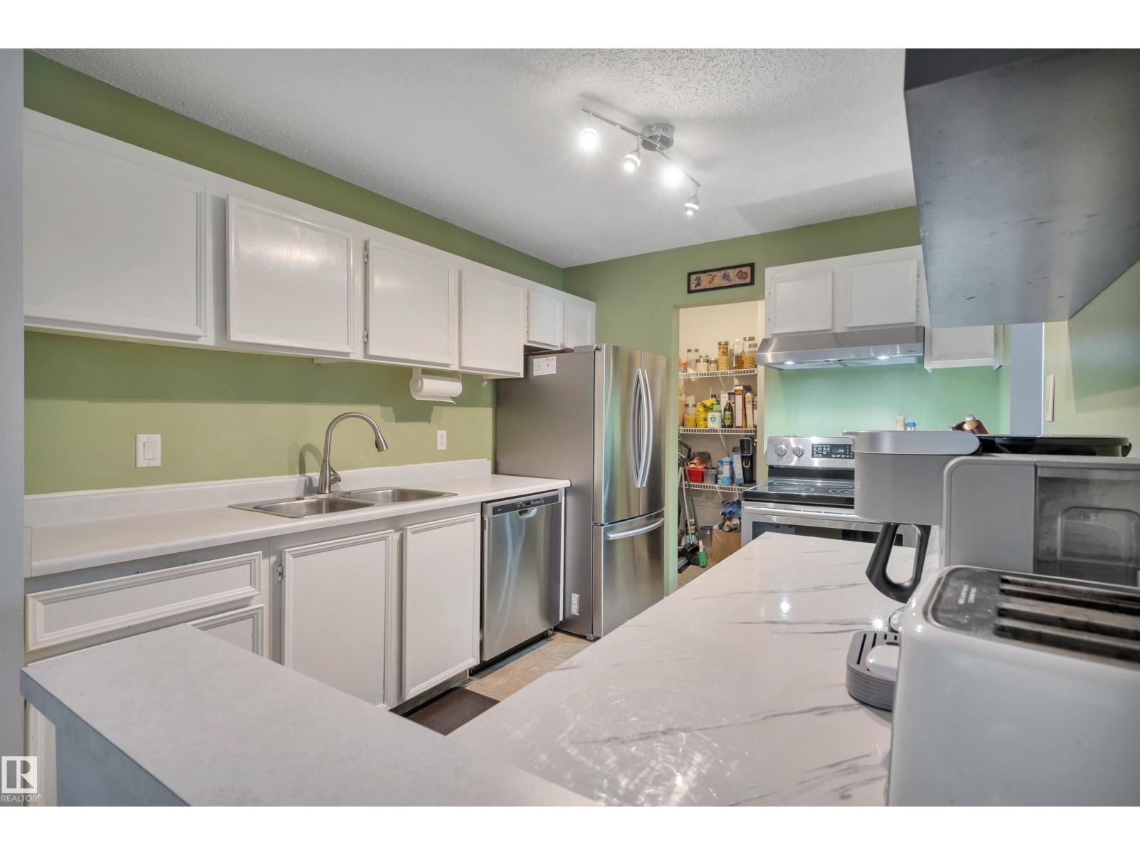 15017 26 ST NW - 23