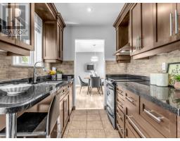 25 Proudbank Millway, Toronto, ON M2L1P3 Photo 16