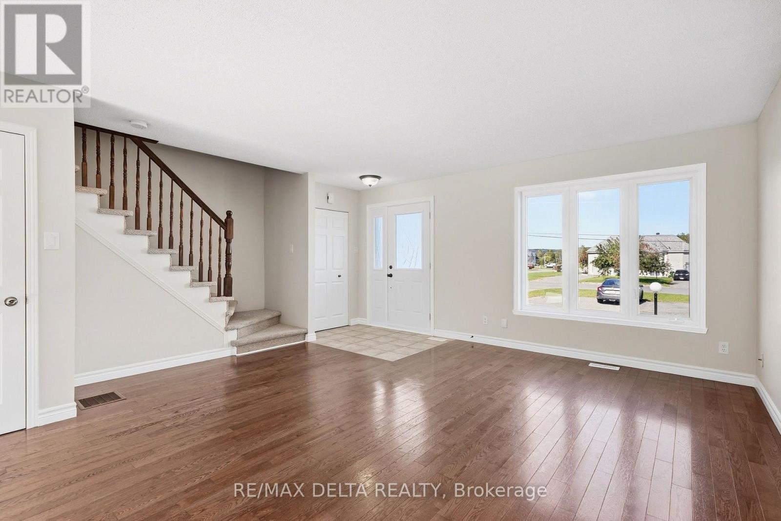 742 NELSON STREET - 7