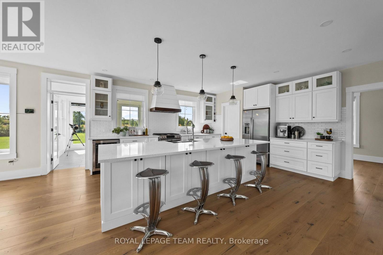 7385 BANK STREET - 7
