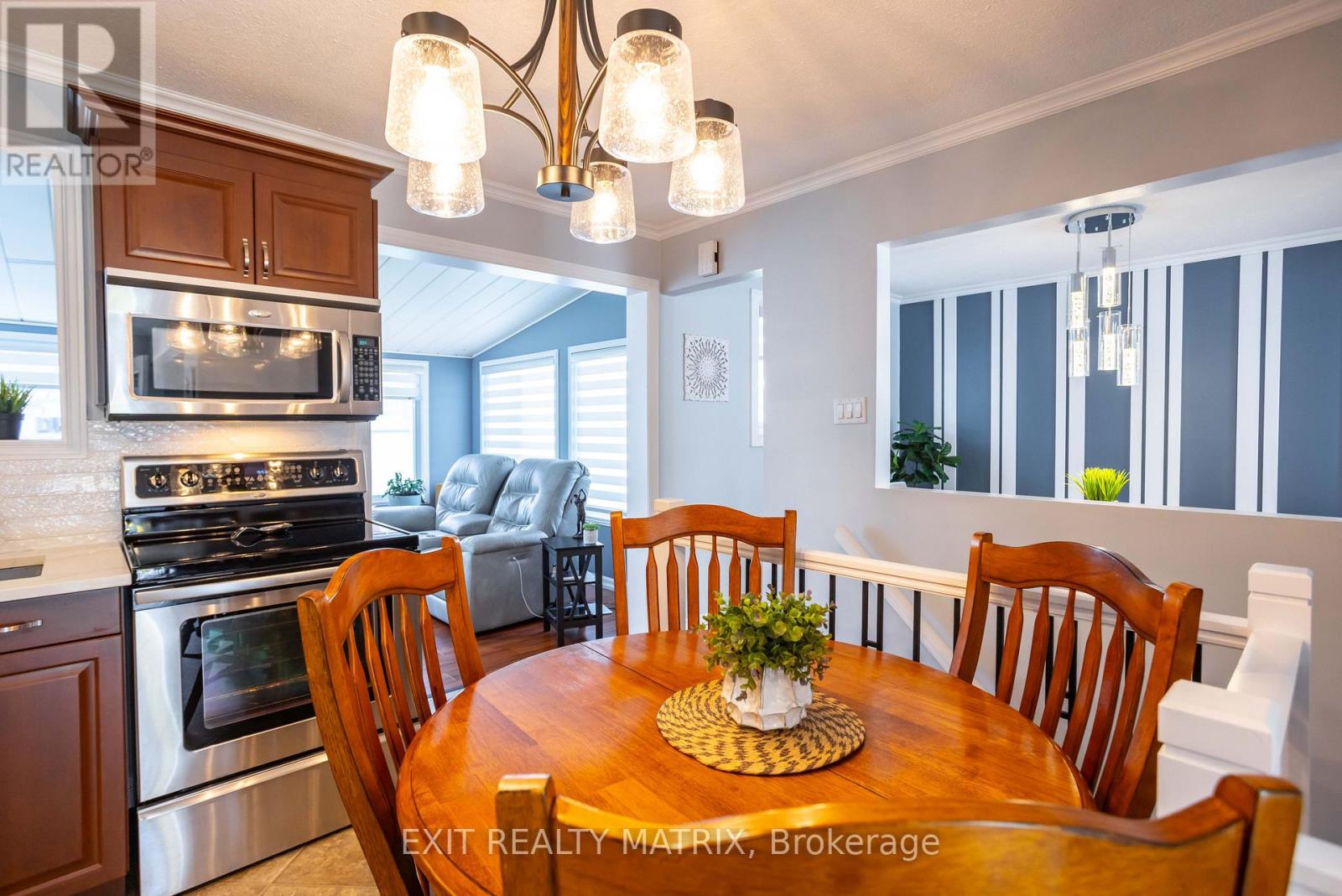 5 GOLD CRESCENT - Image 14