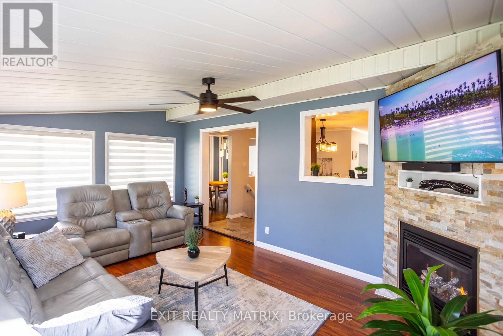 5 GOLD CRESCENT - Image 16