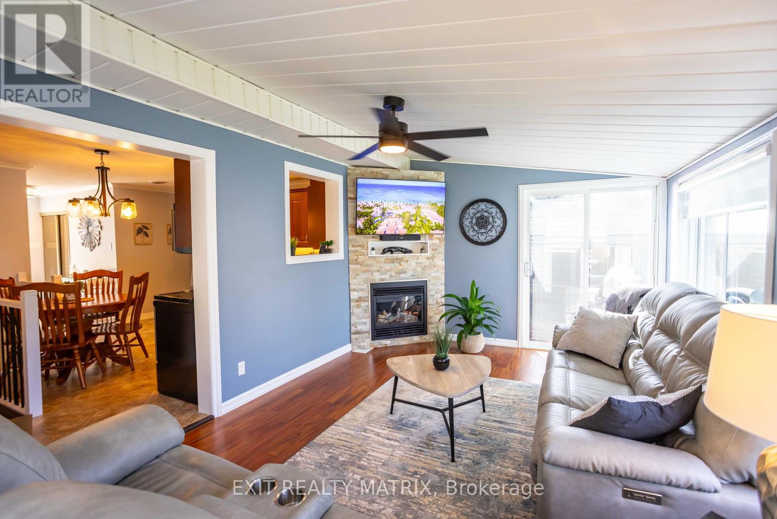5 GOLD CRESCENT - Image 17