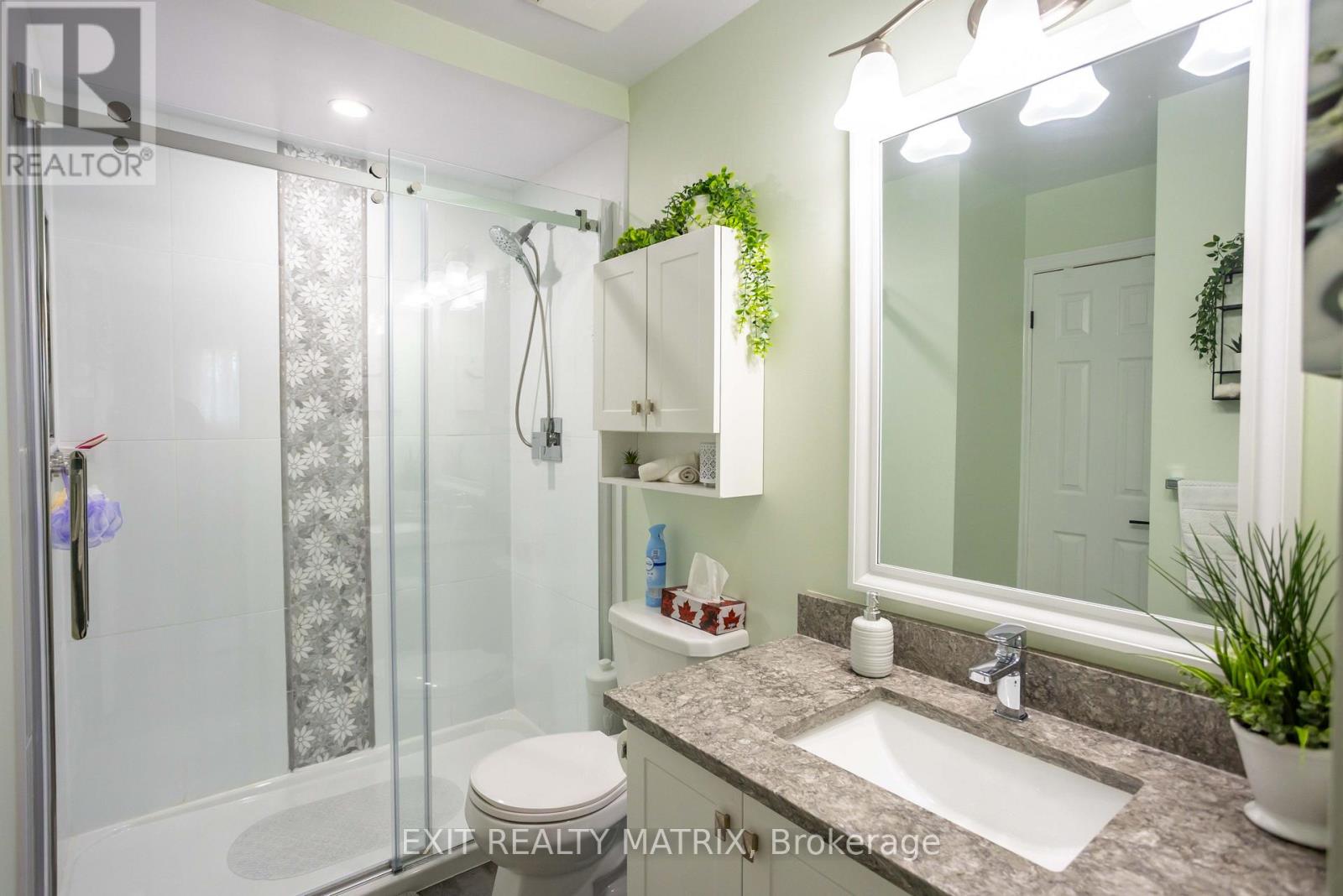5 GOLD CRESCENT - Image 21