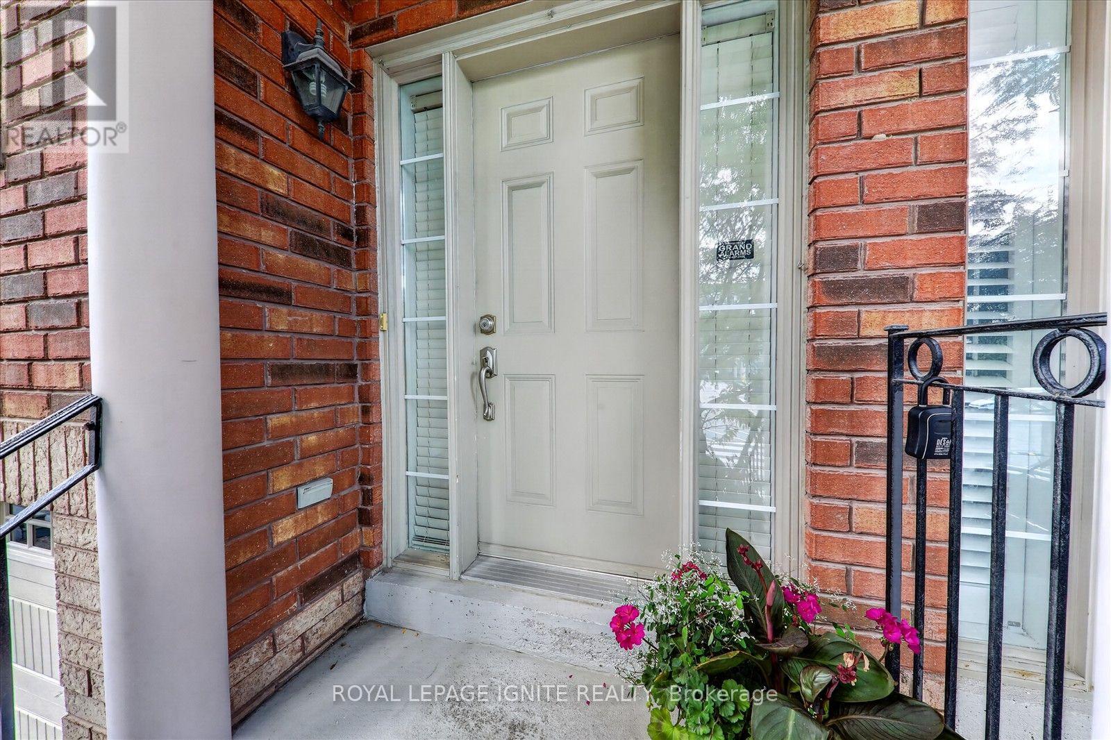 Photo of 9 - 8032 KIPLING AVENUE