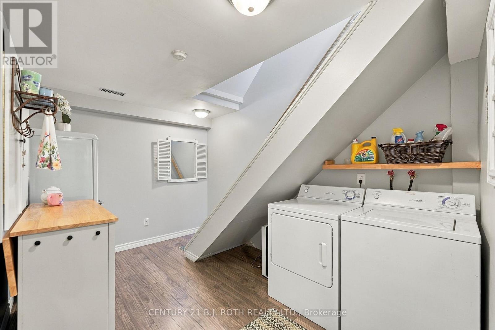 75 COURTNEY CRESCENT - 22