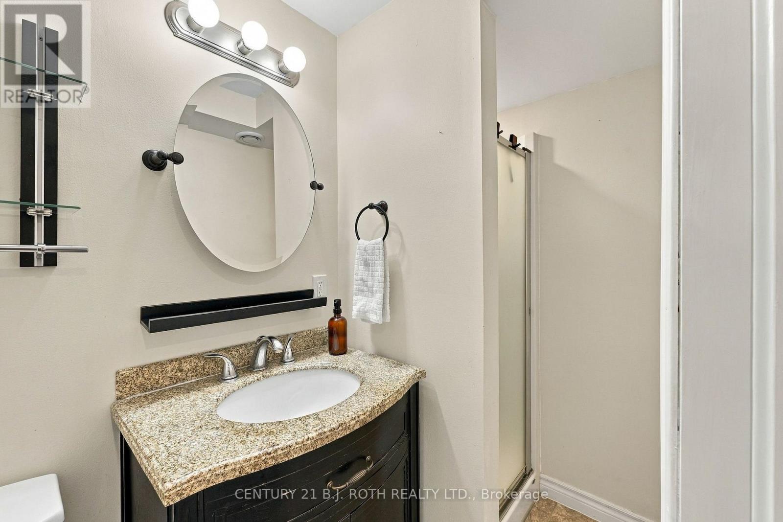 75 COURTNEY CRESCENT - 23