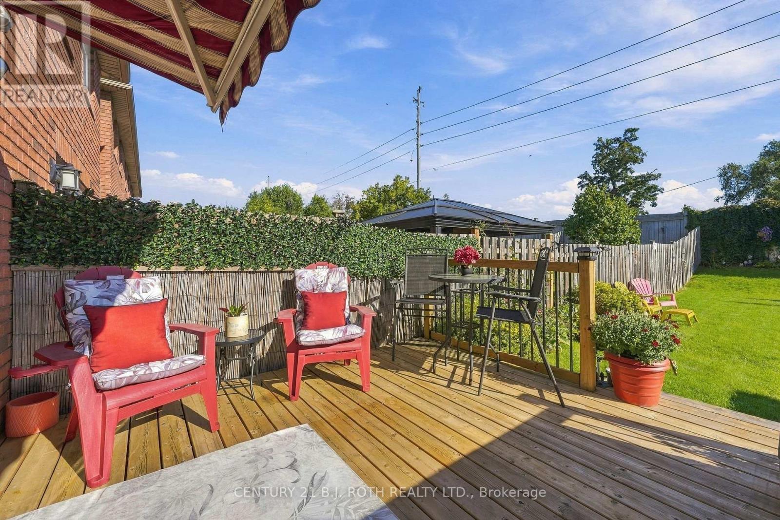 75 COURTNEY CRESCENT - 30