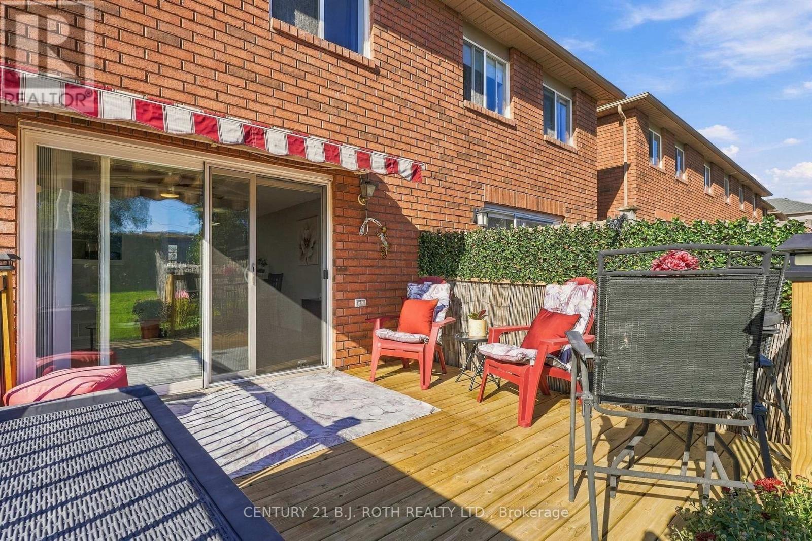 75 COURTNEY CRESCENT - 31