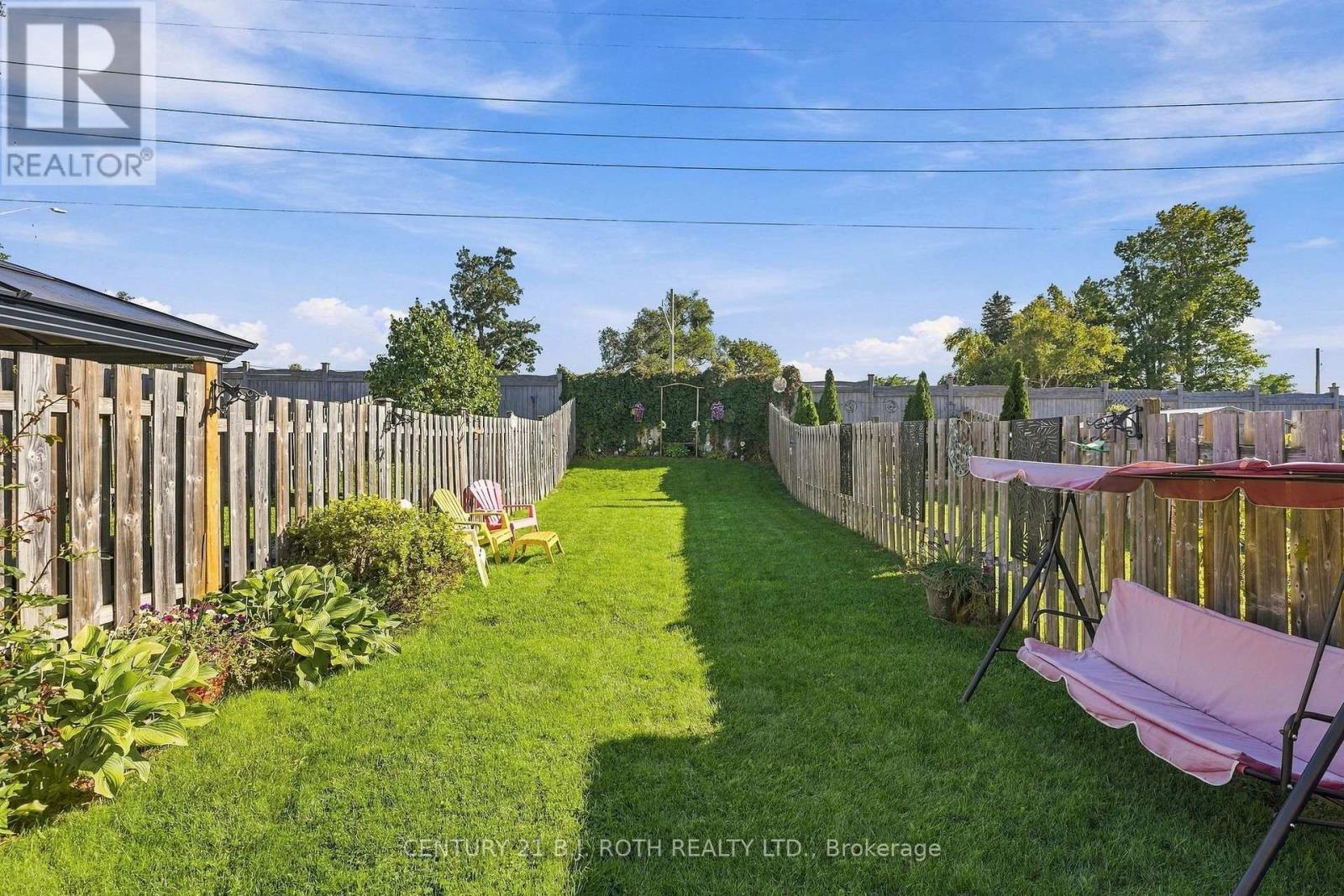 75 COURTNEY CRESCENT - 32