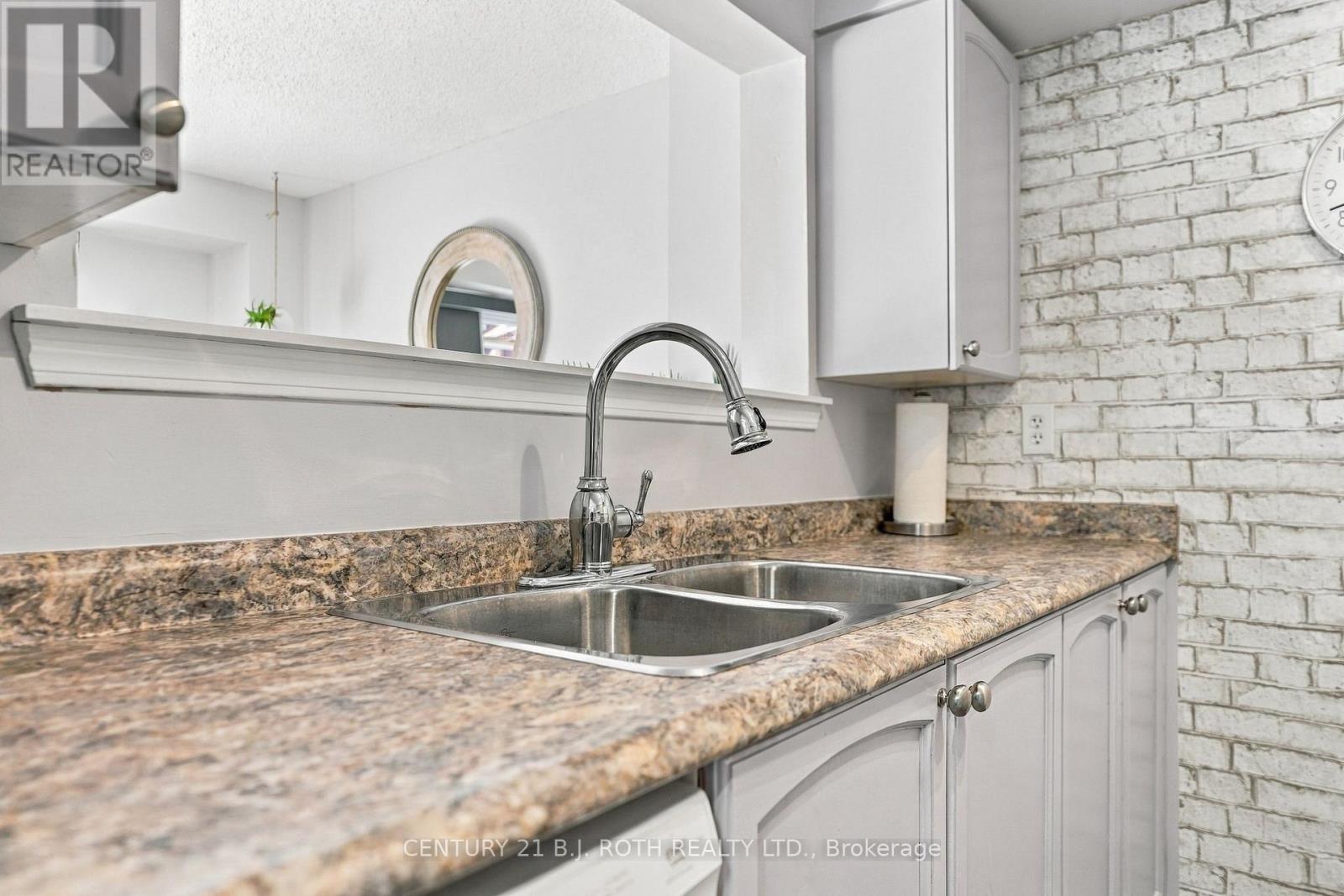 75 COURTNEY CRESCENT - 7