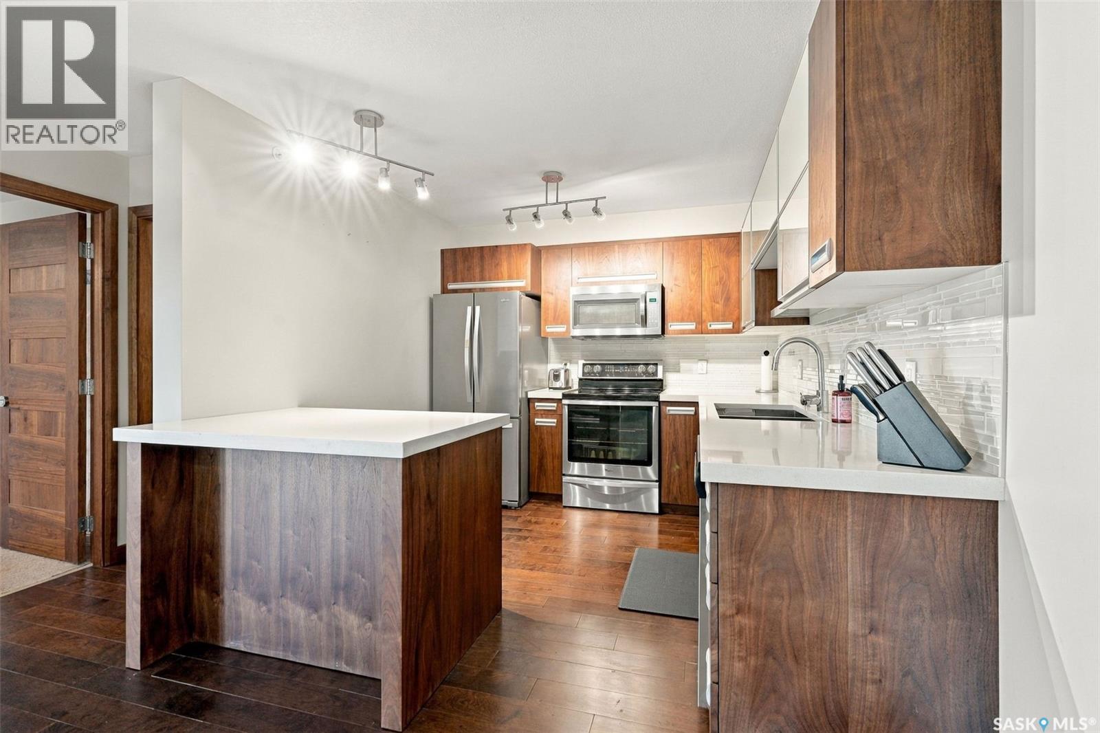 #308 120 Phelps WAY - 10