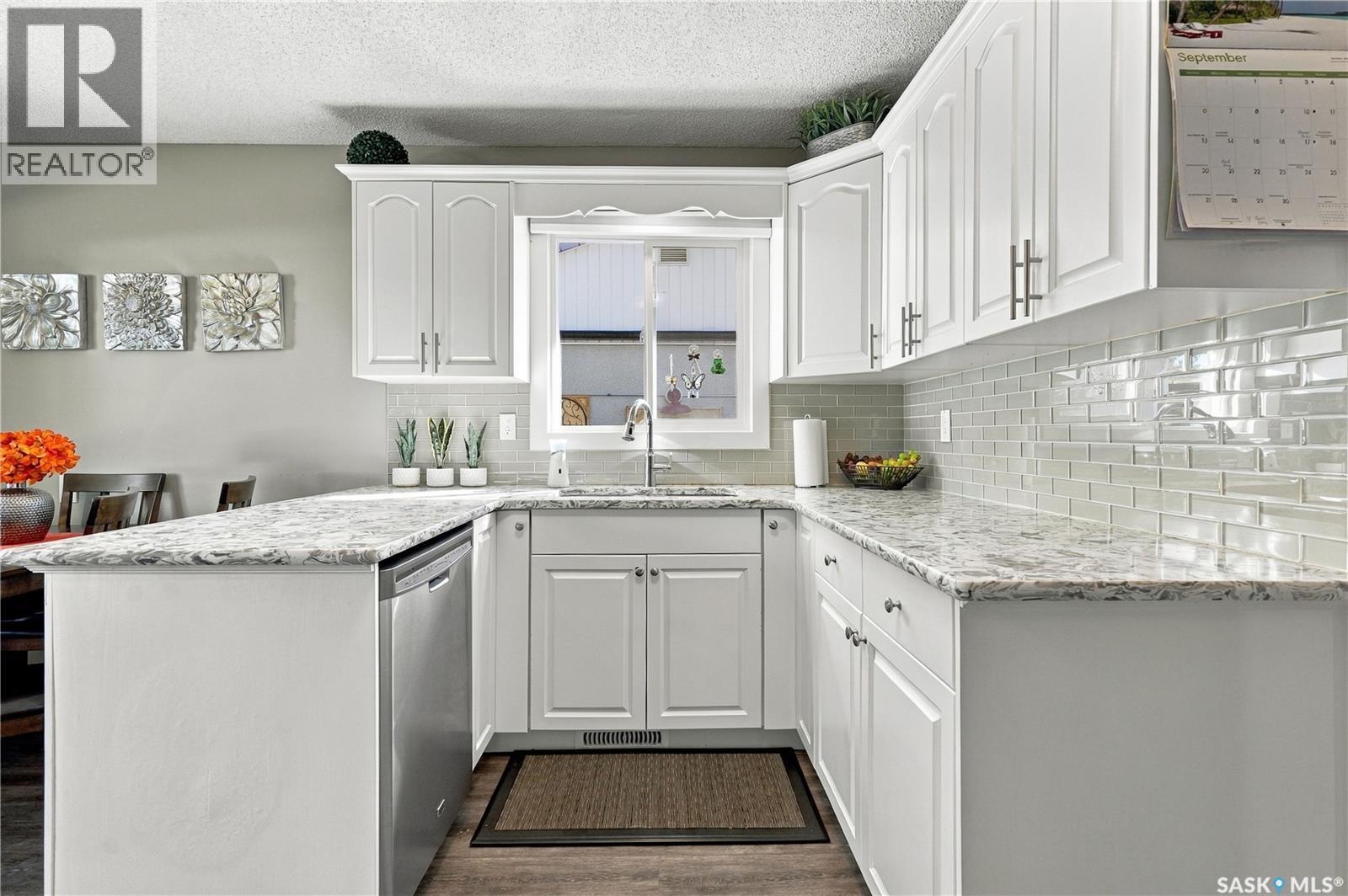 2769/2771 Eastview, Saskatoon — photo 9