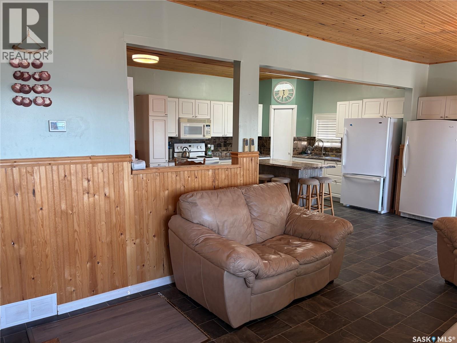 316 Lakeshore ROAD, Leslie Beach — photo 13