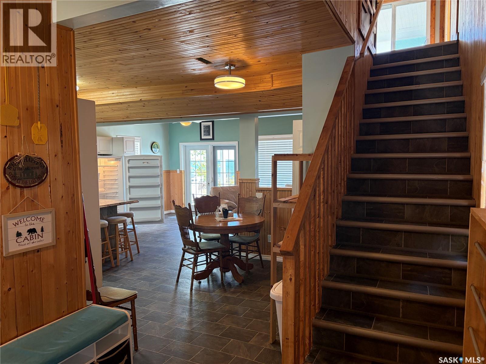 316 Lakeshore ROAD, Leslie Beach — photo 3