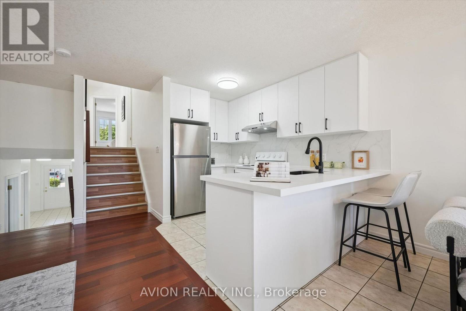 206 BUTTERCUP COURT - 15