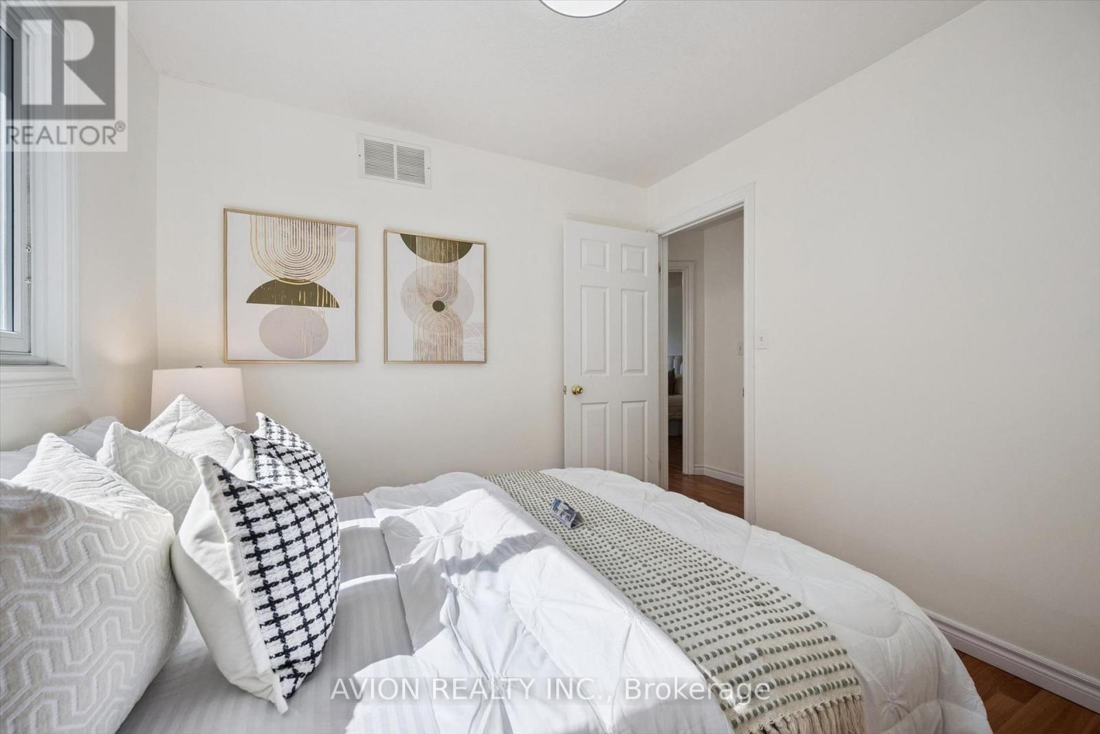 206 BUTTERCUP COURT - 28