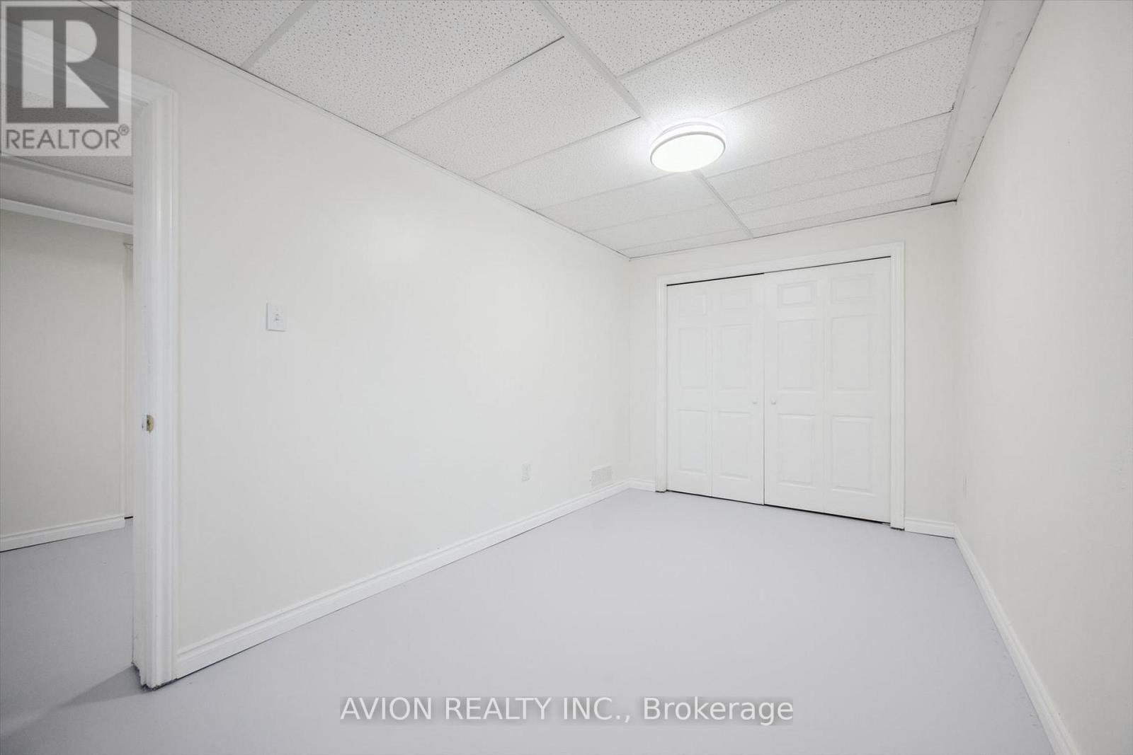 206 BUTTERCUP COURT - 35