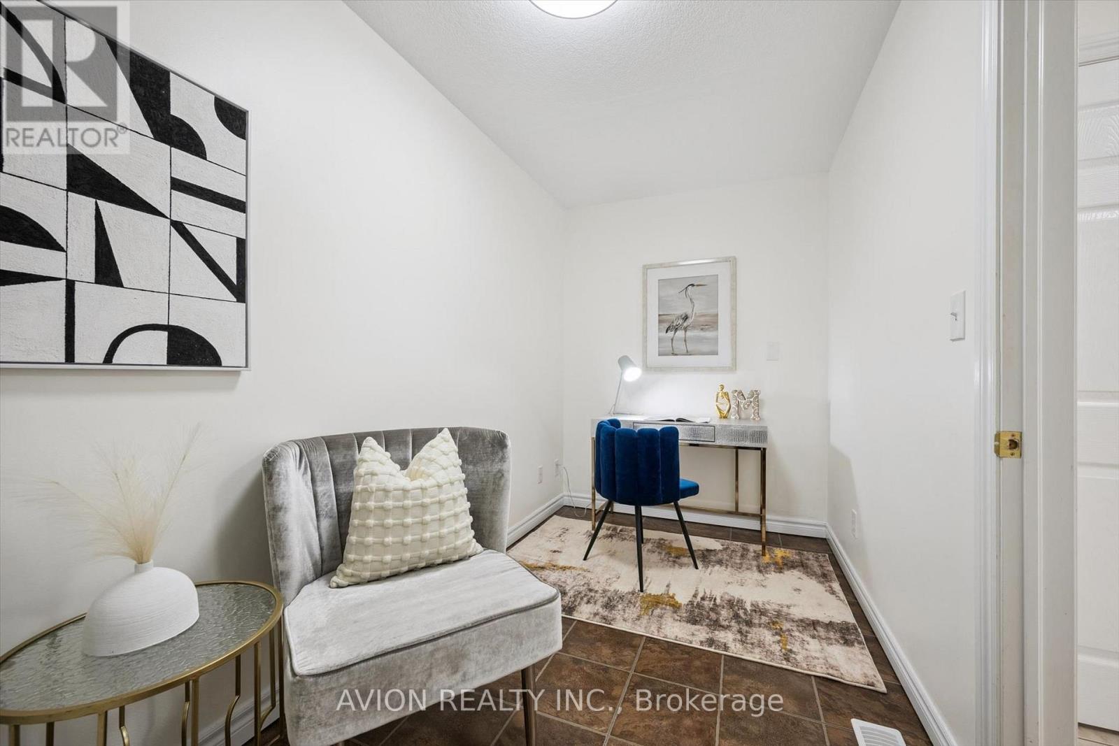 206 BUTTERCUP COURT - 7