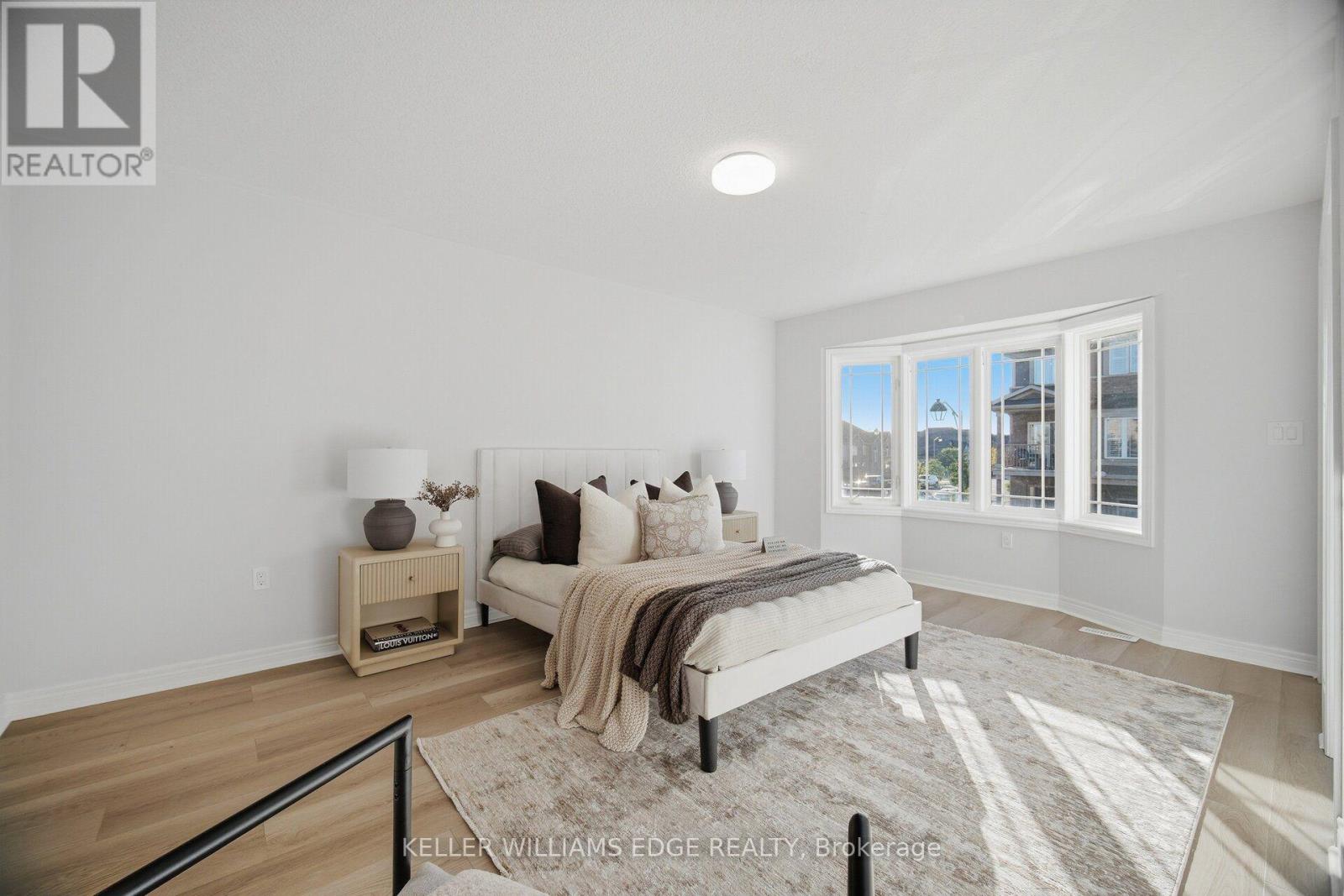 98 BLOOM CRESCENT - 21