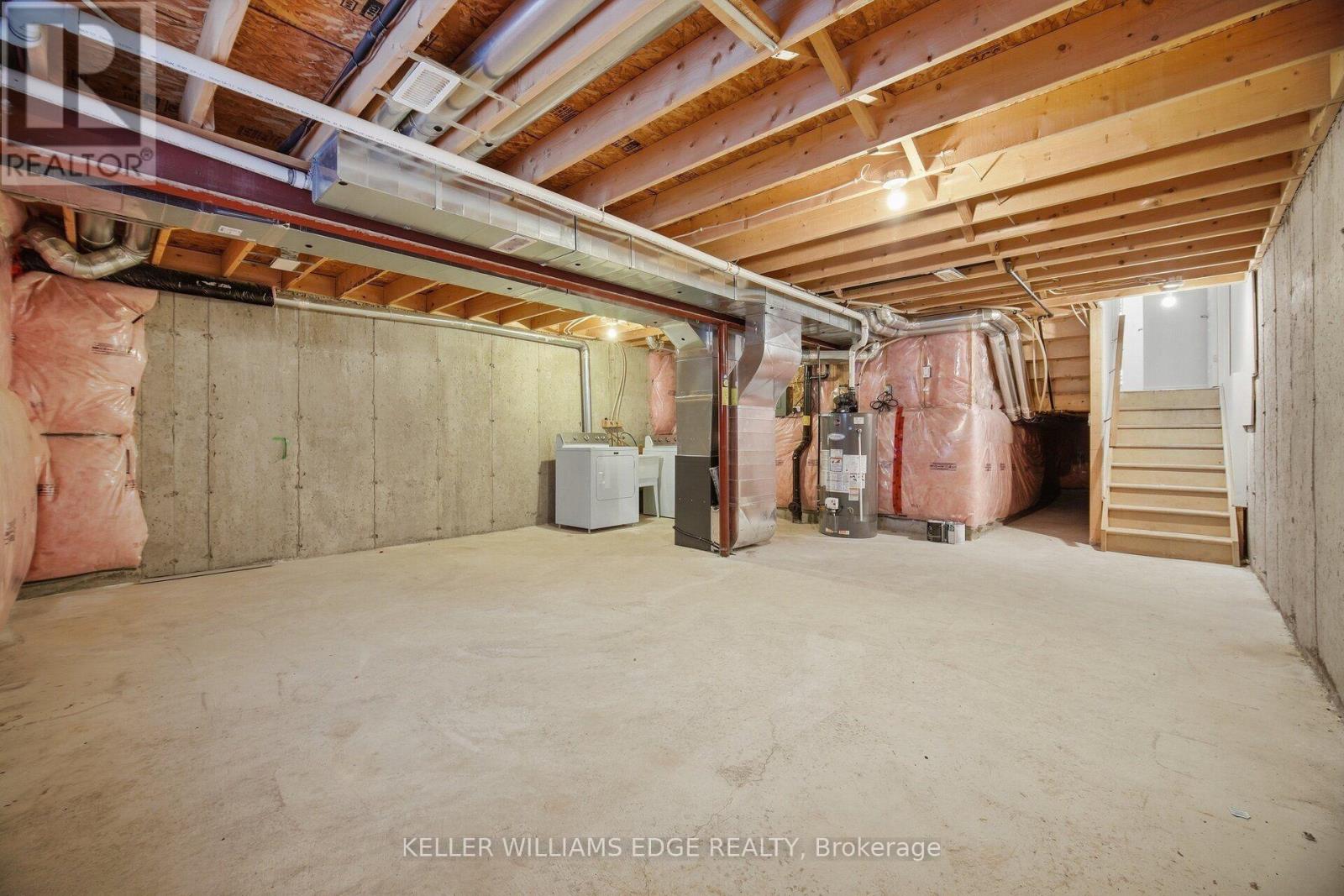 98 BLOOM CRESCENT - Image 35