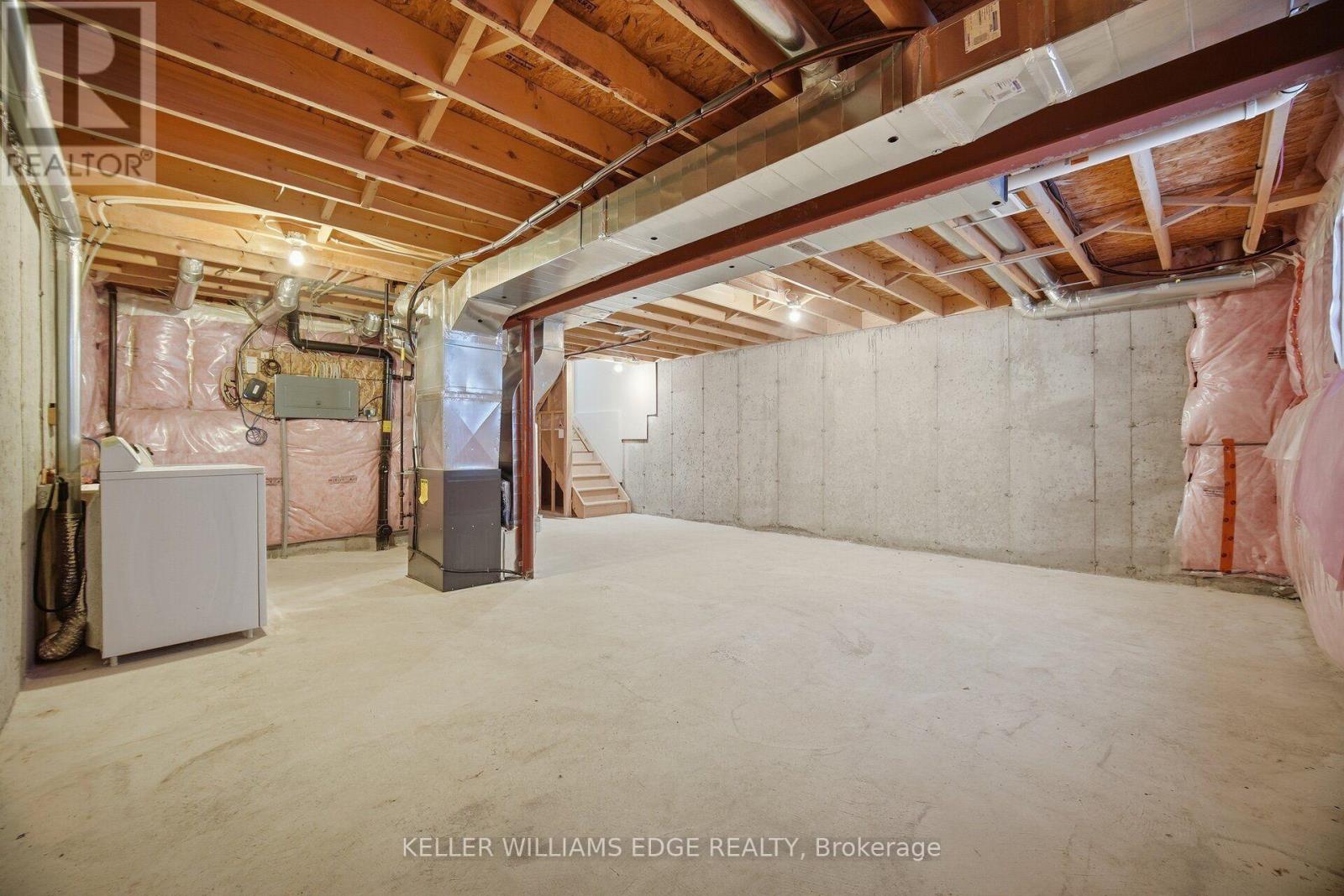98 BLOOM CRESCENT - Image 36