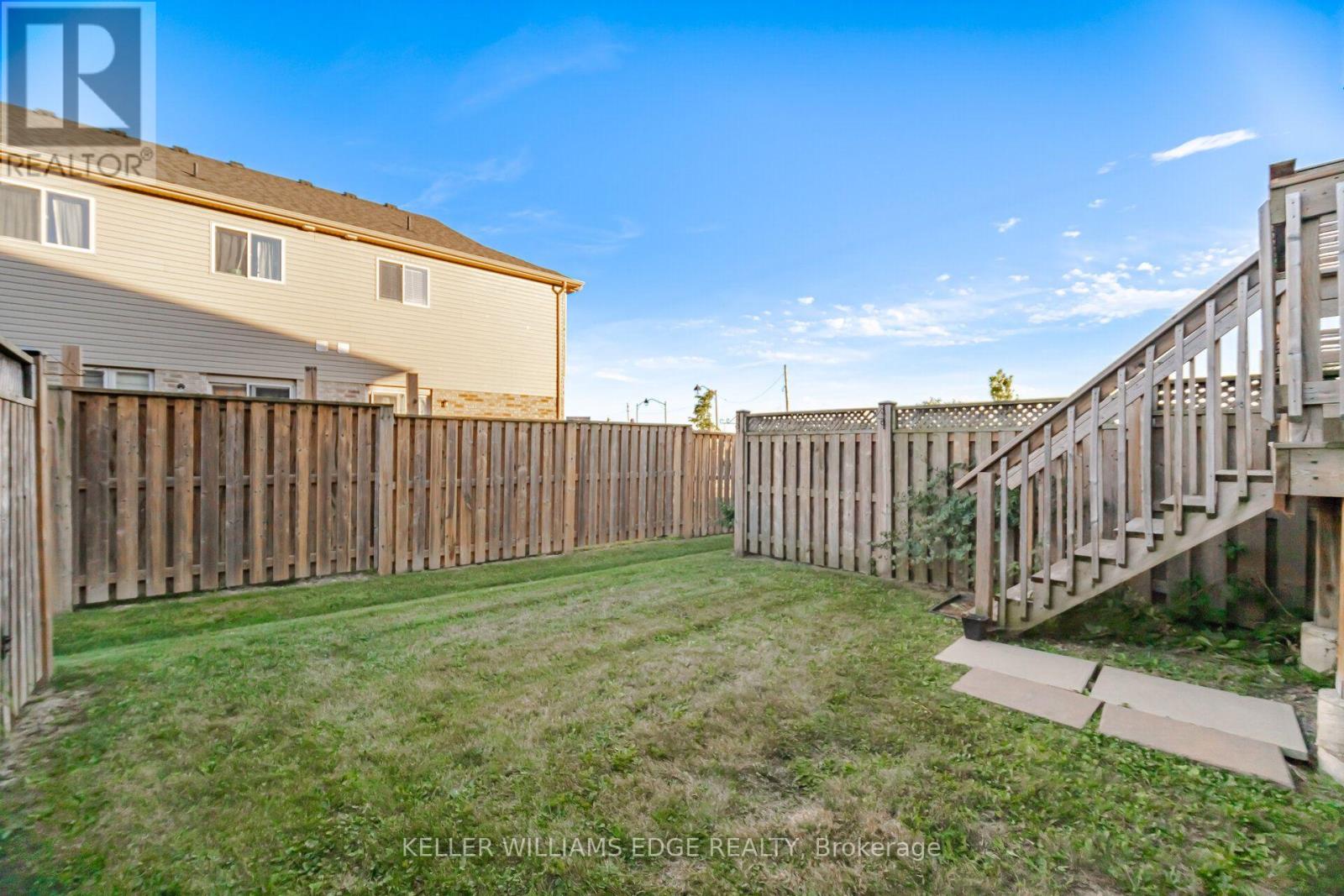 98 BLOOM CRESCENT - 39