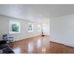 212 Homestead Cr Nw, Edmonton, AB T7S1S7 Photo 10