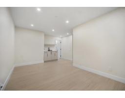 14204 North Bluff Road, White Rock, BC V4B3C4 Photo 35