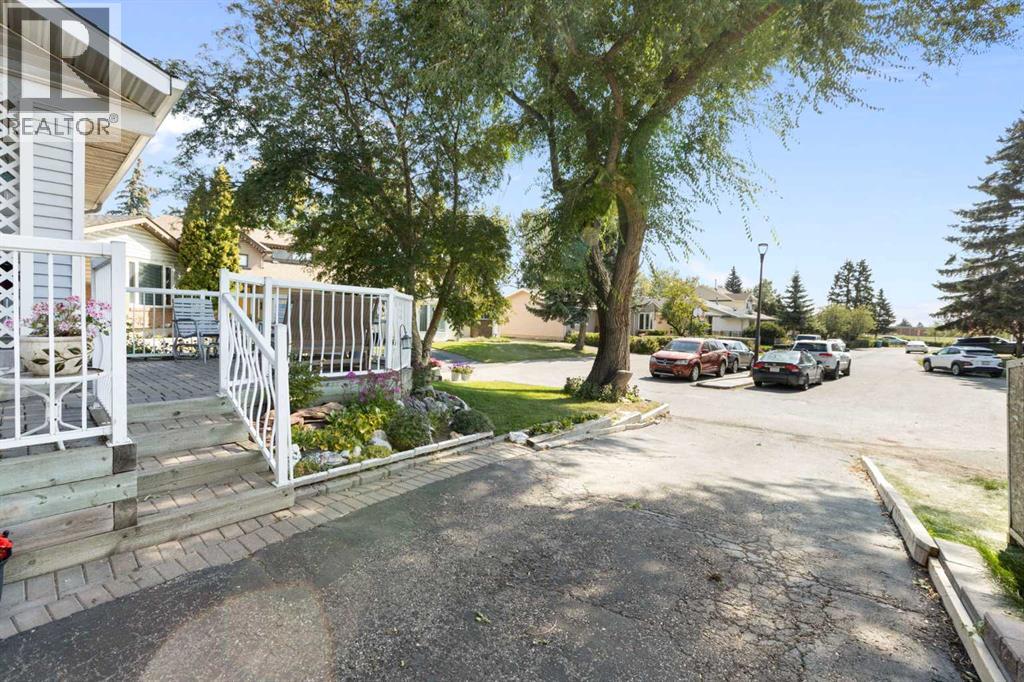 243 Radcliffe Place SE - photo 2