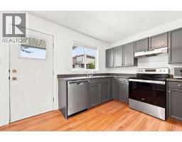 542 Regal Park Ne, Calgary, AB T2E0S6 Photo 9