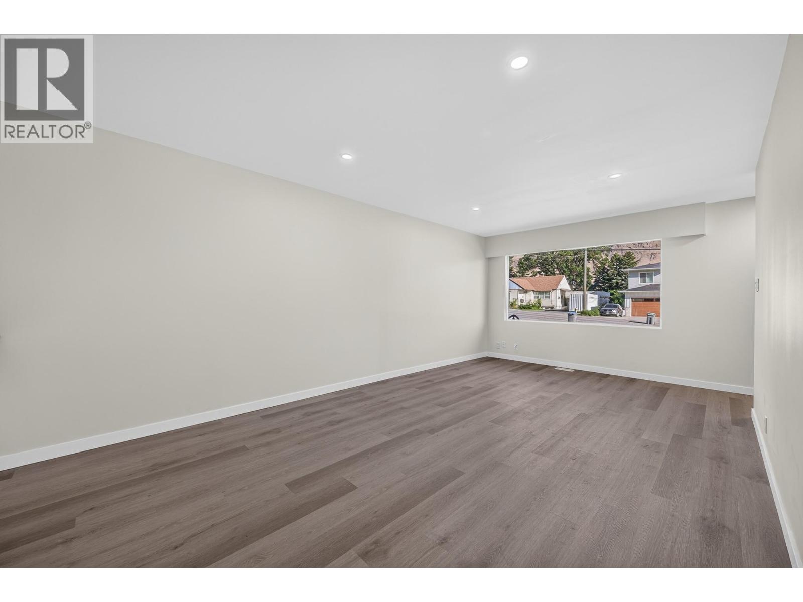 2257/2259 Valleyview Drive - Image 3