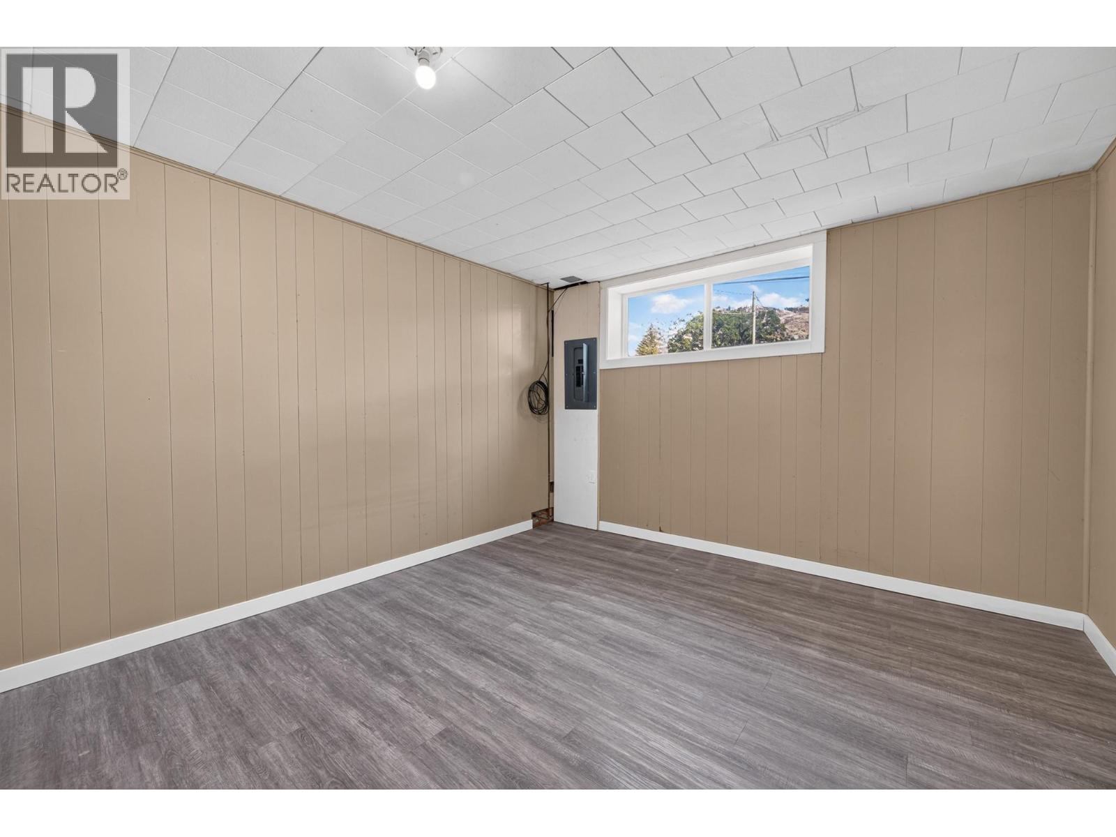 2257/2259 Valleyview Drive - 33