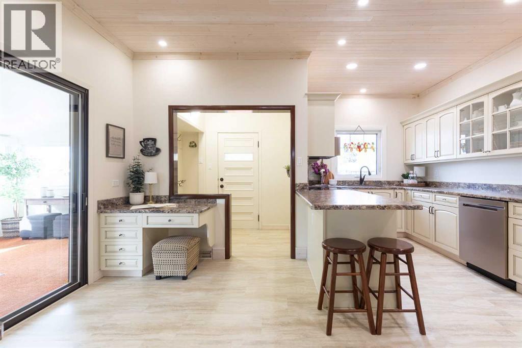 44 8 Street NE - 11