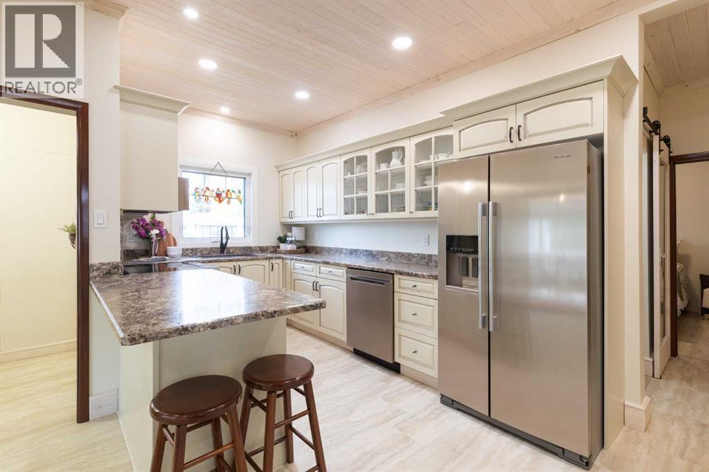 44 8 Street NE - 12