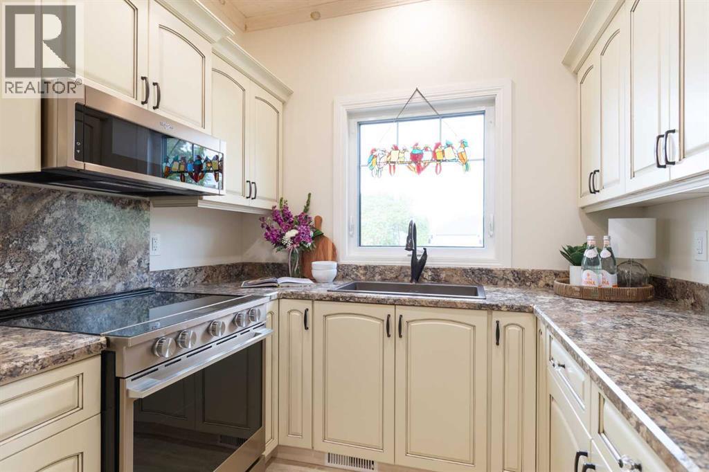 44 8 Street NE - 14