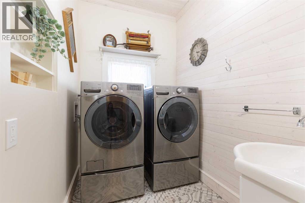 44 8 Street NE - 25