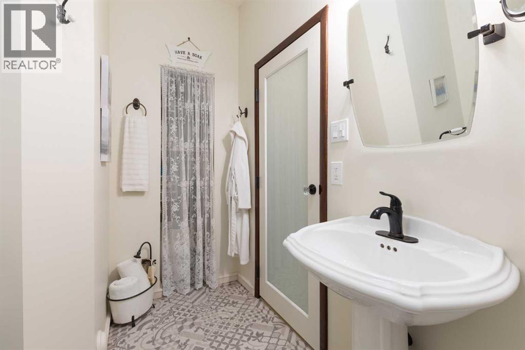 44 8 Street NE - 28