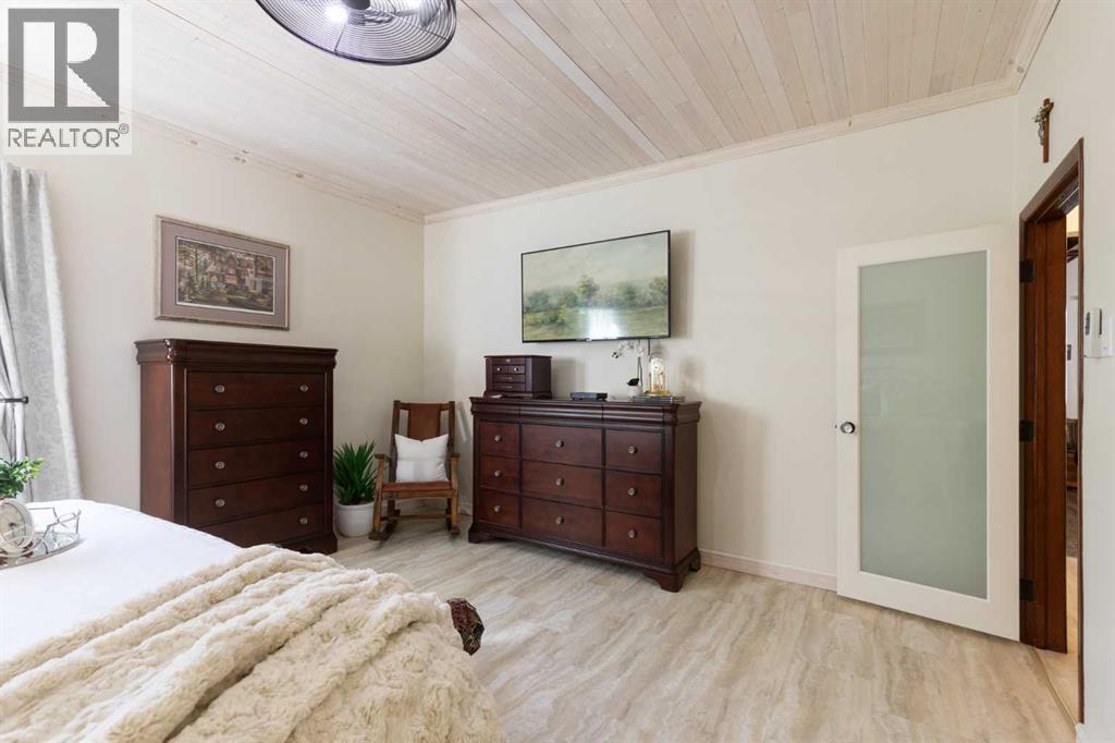 44 8 Street NE - Image 31