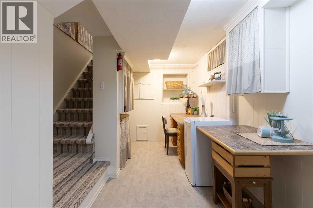 44 8 Street NE - 36