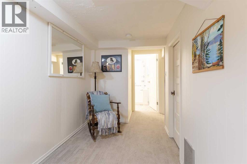 44 8 Street NE - 37