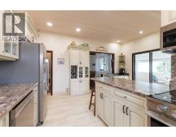 Den - 44 8 Street Ne, Medicine Hat, AB T1A5R3 Photo 16