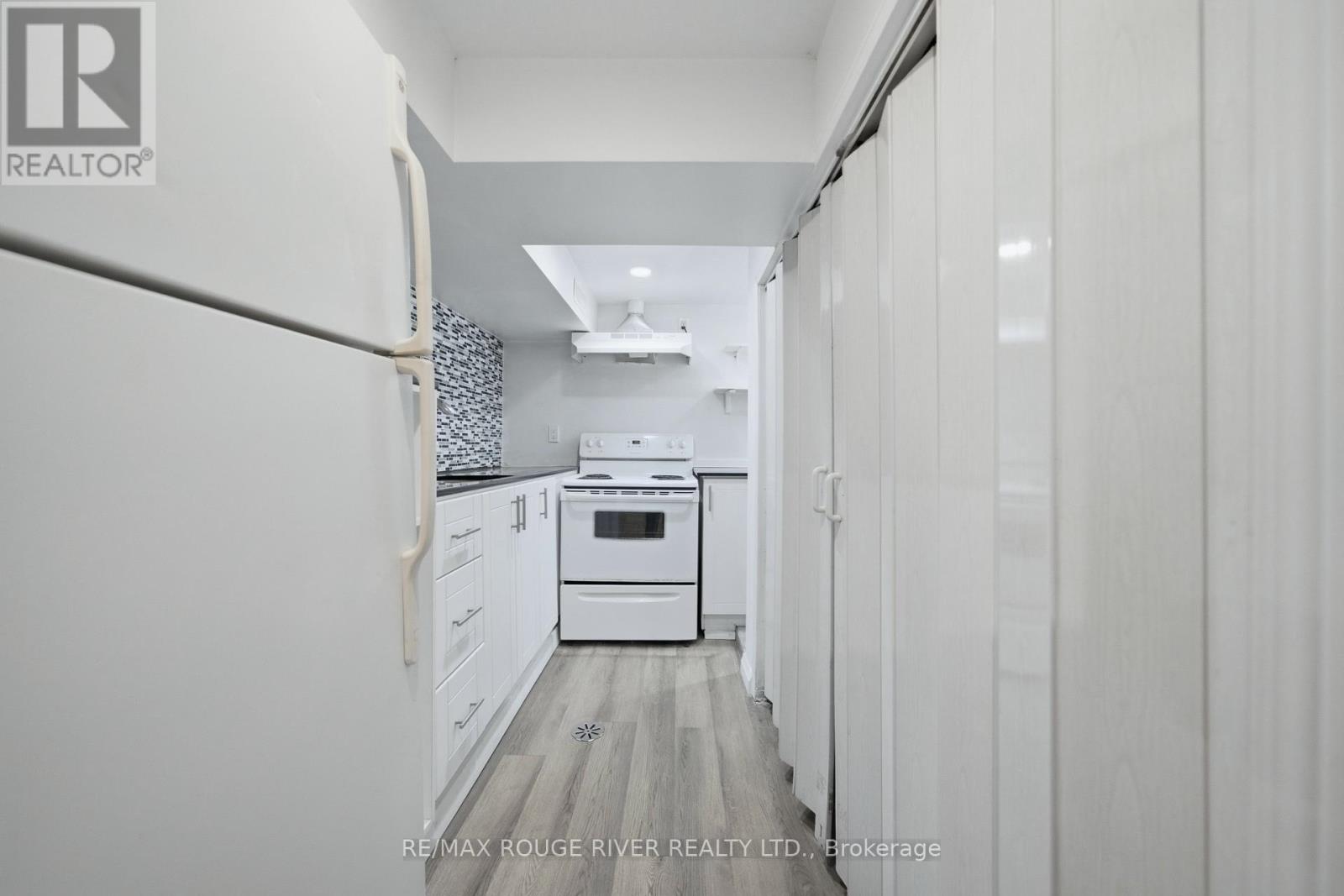1306 KINGSTON ROAD - Image 35