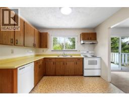 1456 Dogwood Ave, Comox, BC V9M2Z5 Photo 16