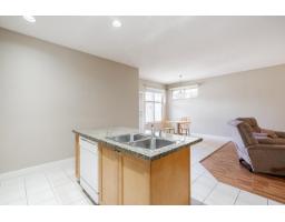 3 15425 Rosemary Heights Crescent, Surrey, BC V3Z0S7 Photo 8