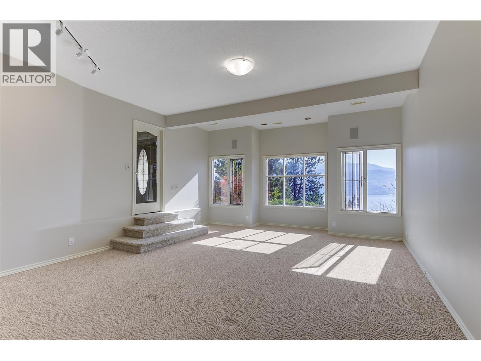 4632 / 4624 Minto Street - 35