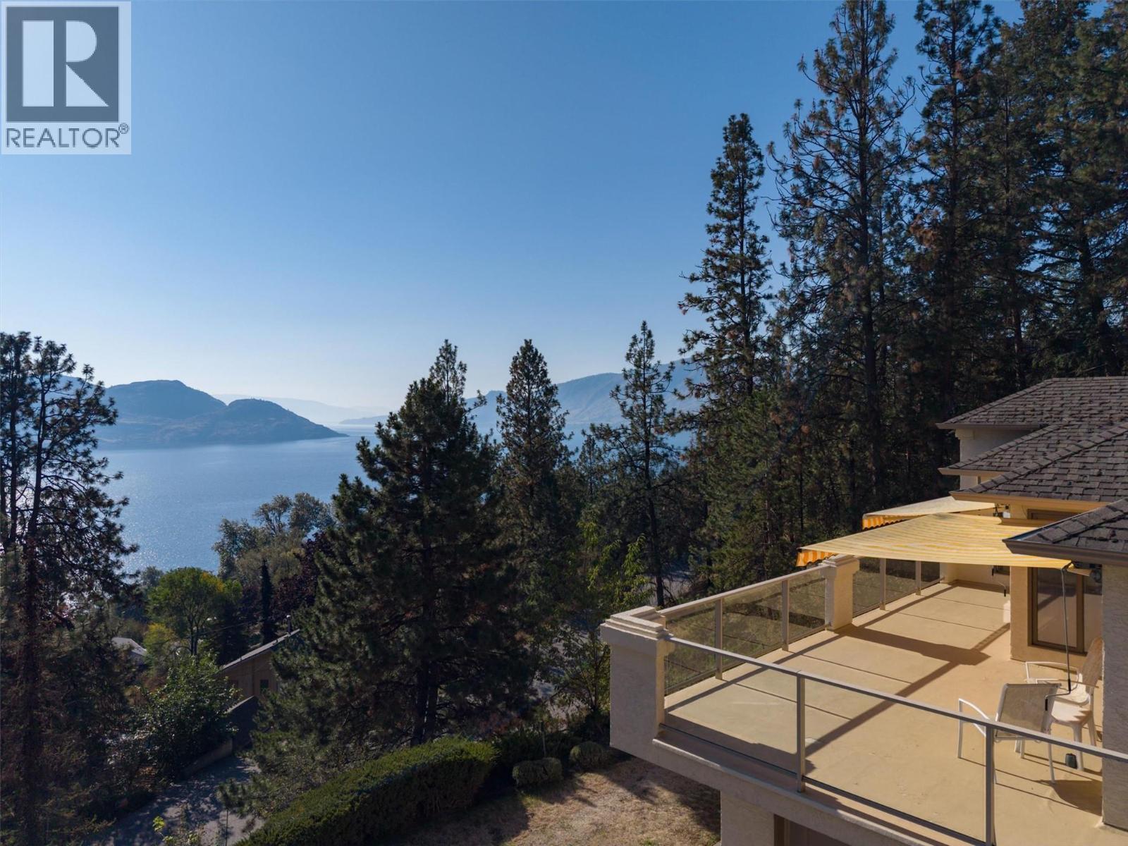 4632 / 4624 Minto Street, Peachland